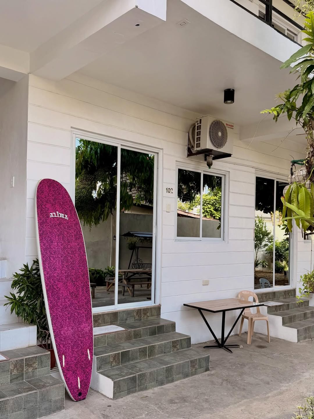 Accommodation by the beach at Location One Eighty