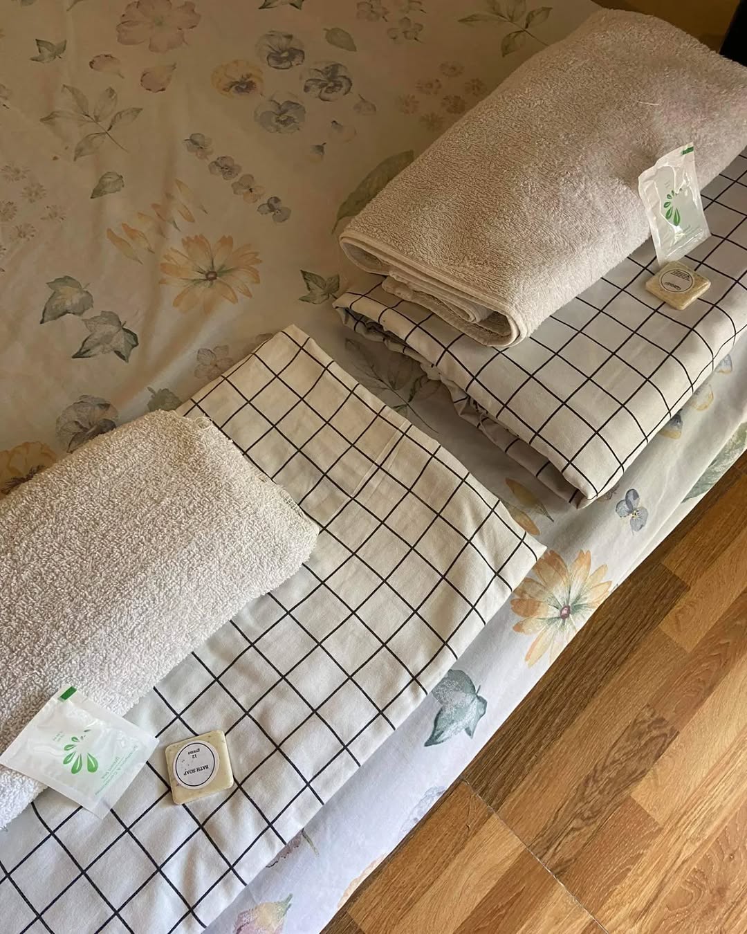 Room amenities kit